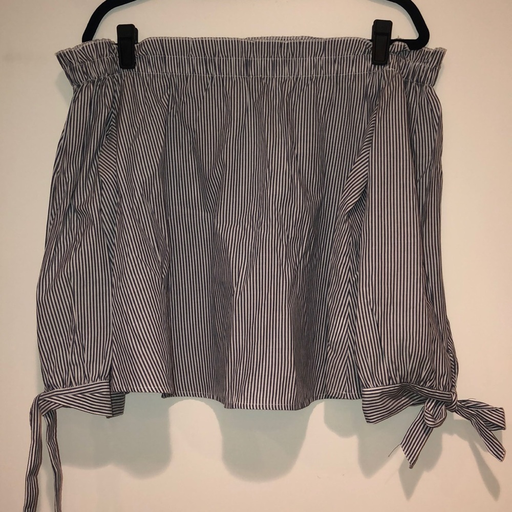 Off-the shoulder blue stripped top